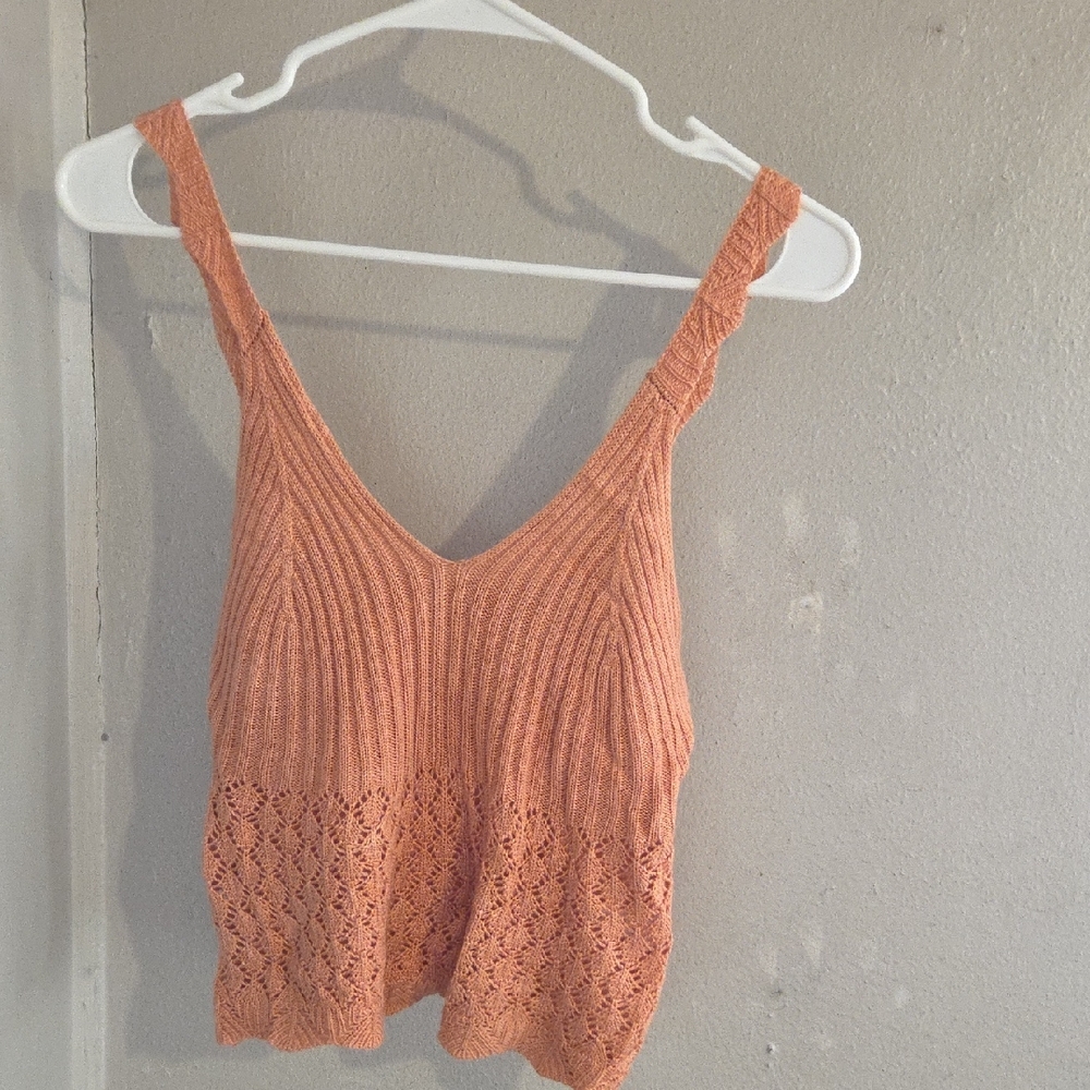 Women's Cropped Top Eyelet Pattern